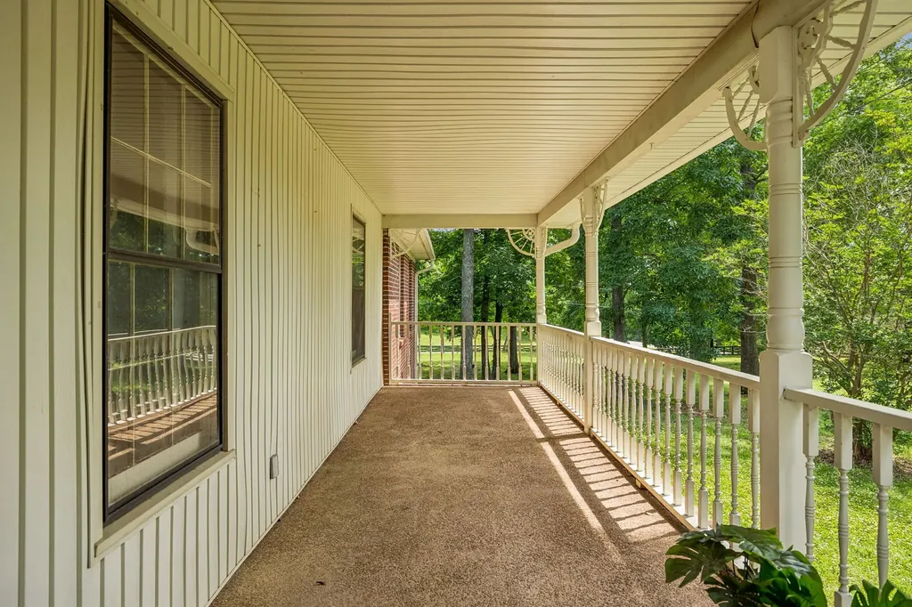 1533 Iron Bridge Road Columbia TN 38401
