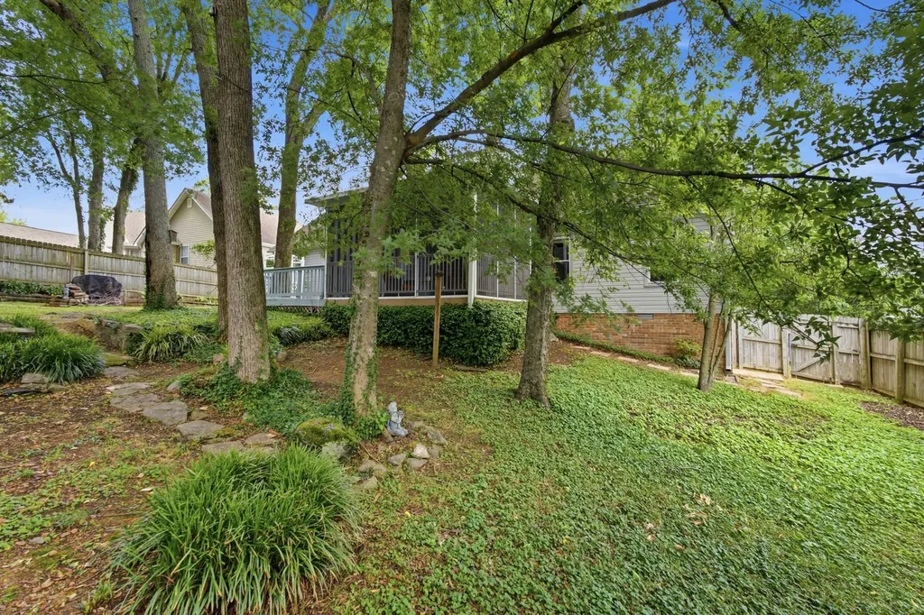 609 Knollwood Drive La Vergne TN 37086
