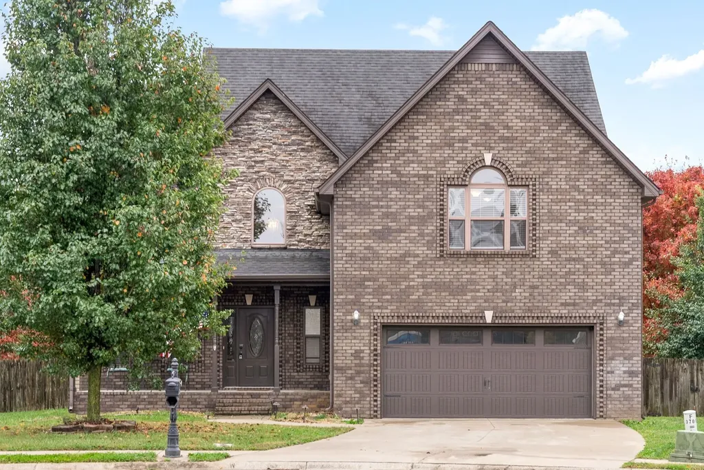 3703 Windmill Court Clarksville TN 37040