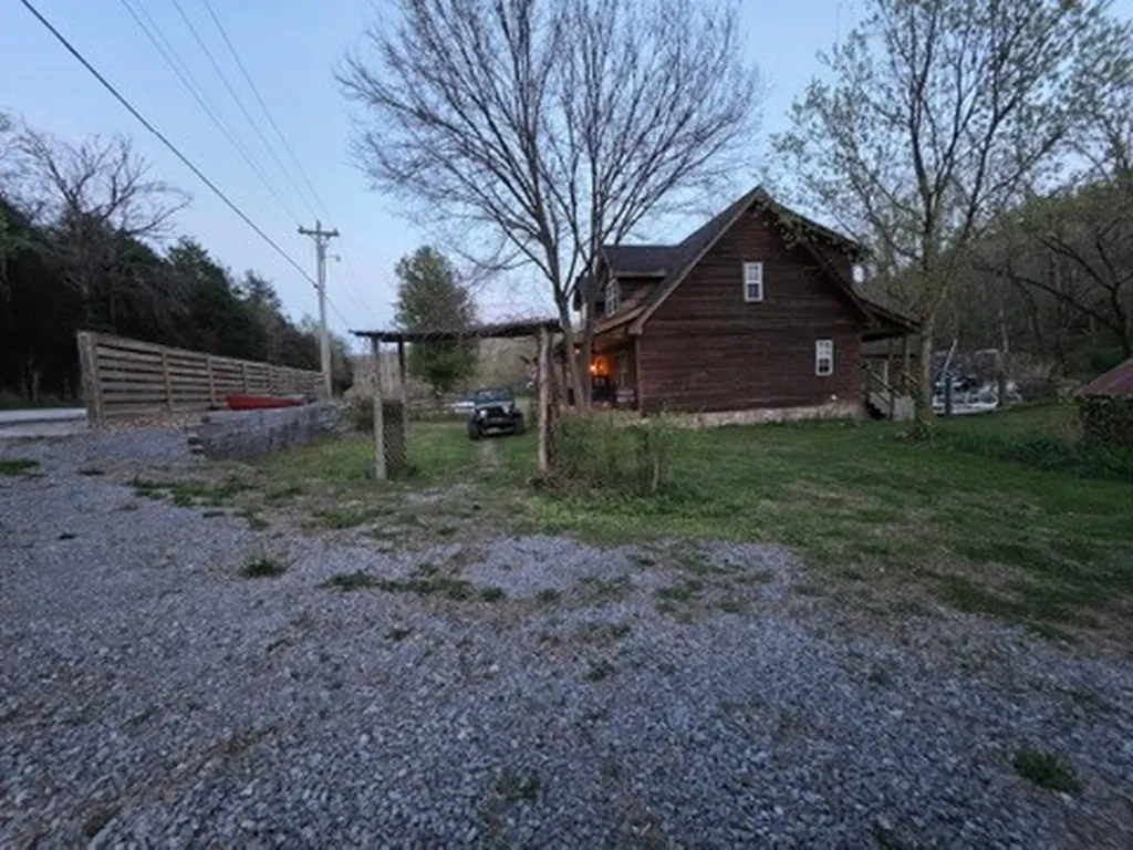 8216 Gassaway Road Woodbury TN 37190