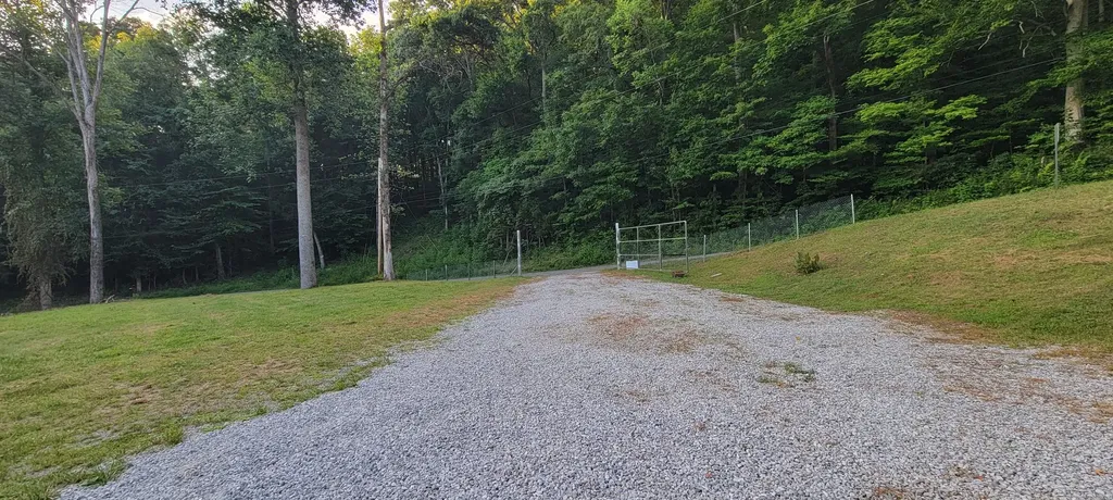 7214 Plunders Creek Road Dickson TN 37055