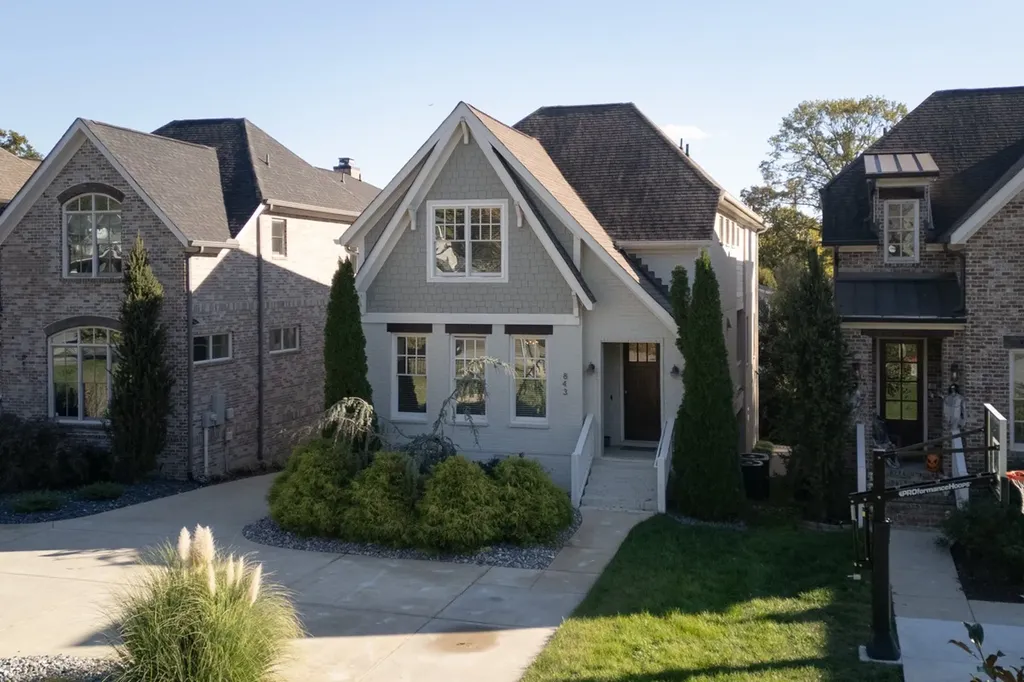 843 Clayton Avenue Nashville TN 37204