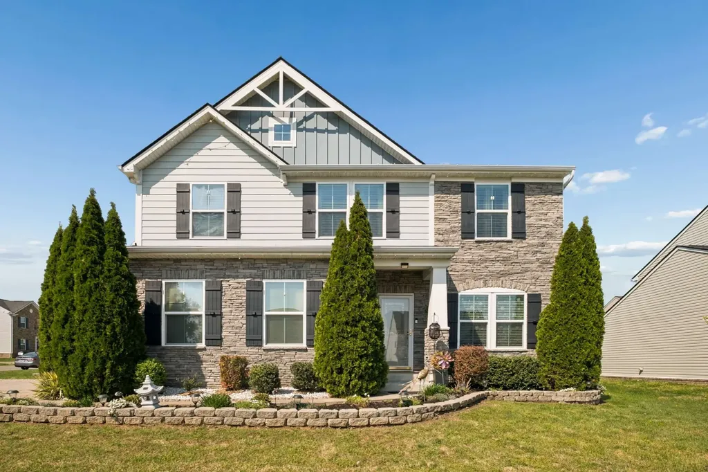 2742 Candlewick Court Murfreesboro TN 37127