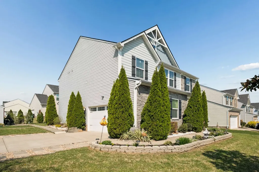 2742 Candlewick Court Murfreesboro TN 37127