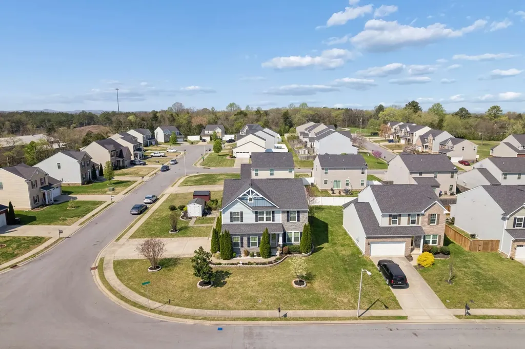 2742 Candlewick Court Murfreesboro TN 37127