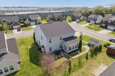 2742 Candlewick Court Murfreesboro TN 37127