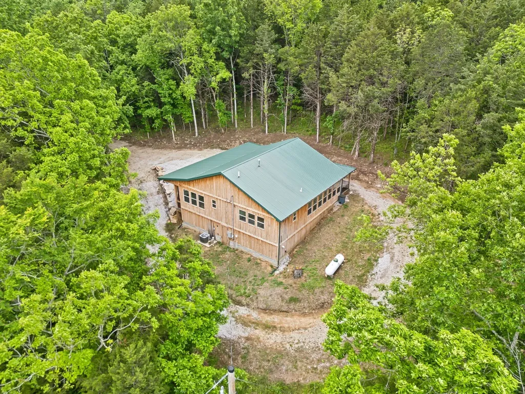 1840 Lick Creek Road Hartsville TN 37074