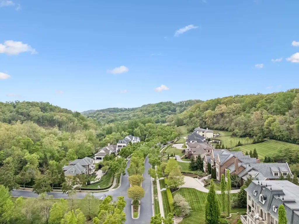 1040 Falling Leaf Circle Brentwood TN 37027
