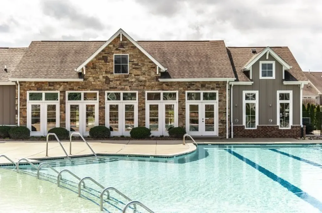 1073 Harvest Acres Hendersonville TN 37075