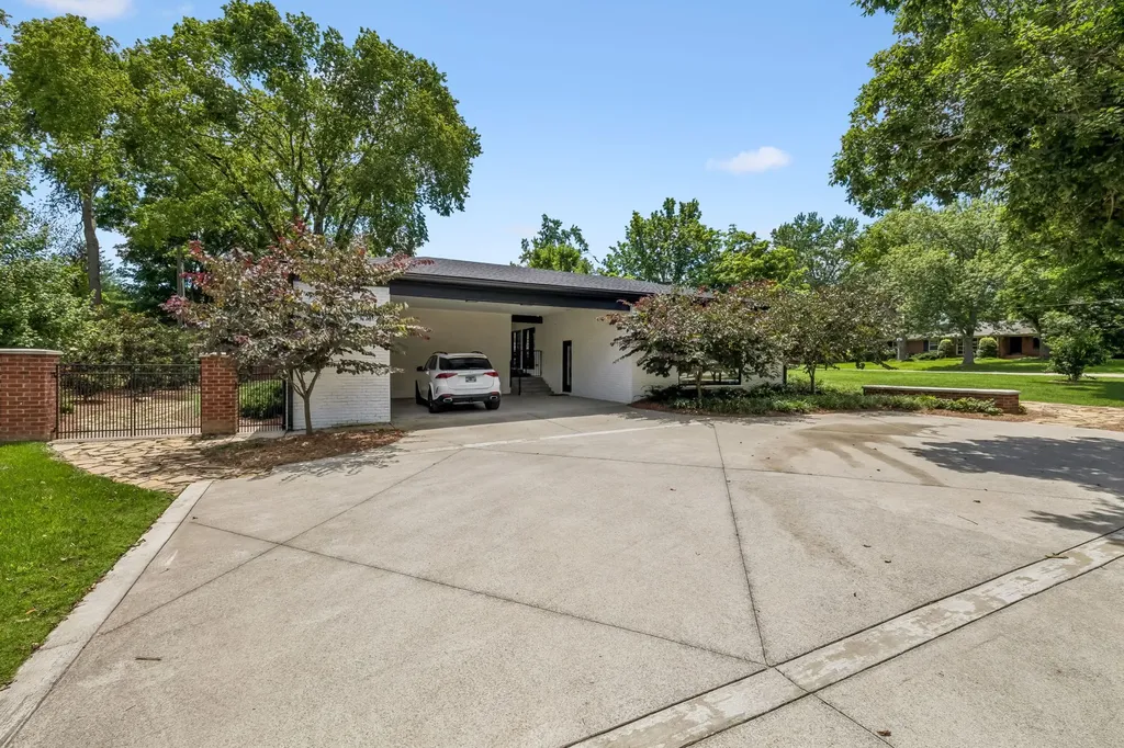 6001 Sedberry Road Nashville TN 37205