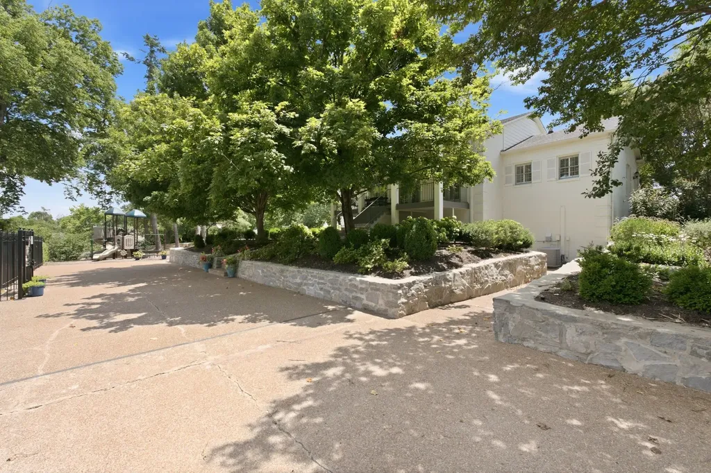 165 Charleston Park Nashville TN 37205