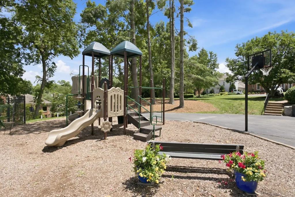 165 Charleston Park Nashville TN 37205