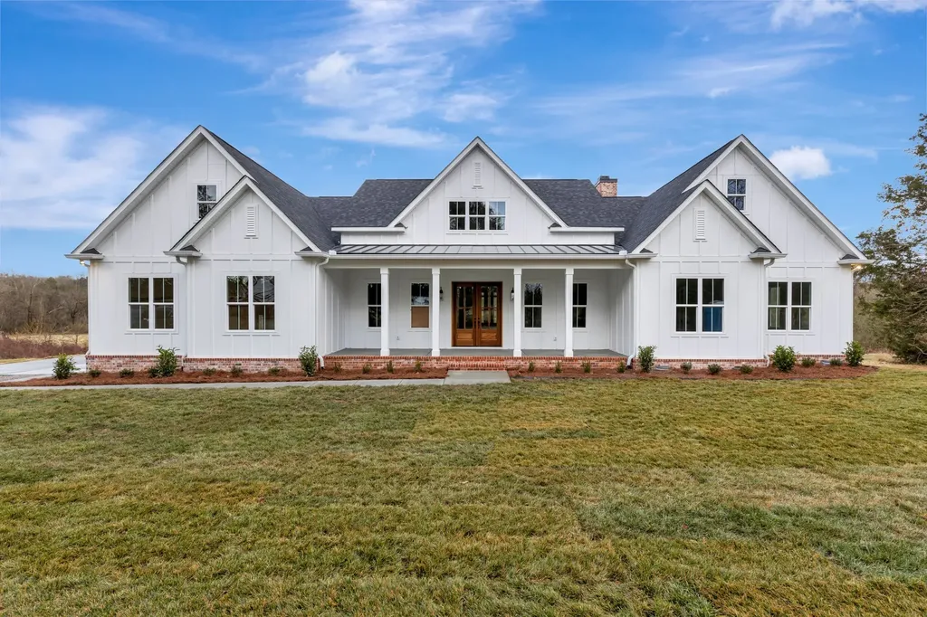 7483 Liberty Road Fairview TN 37062