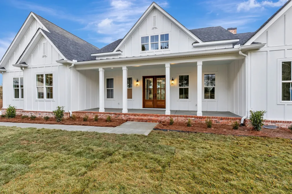 7483 Liberty Road Fairview TN 37062