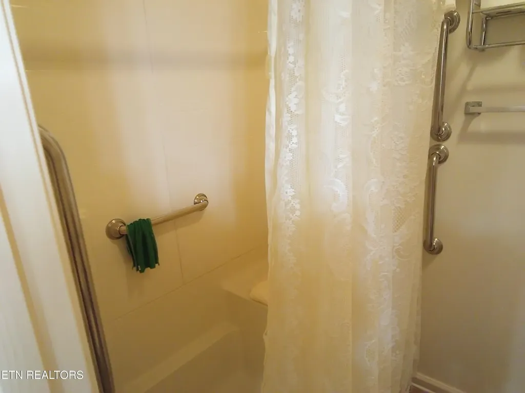 354 Lake Catherine Lane Crossville TN 38558