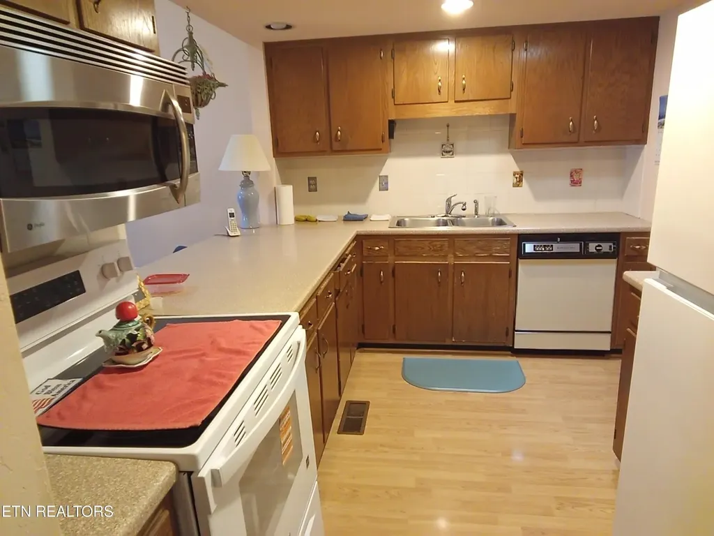 354 Lake Catherine Lane Crossville TN 38558