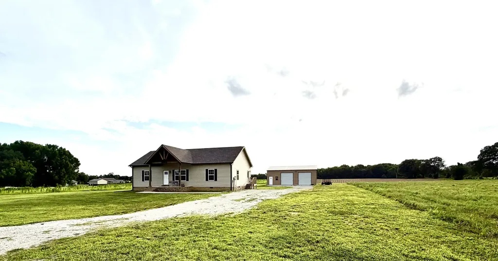 25 Aldridge Road Leoma TN 38468