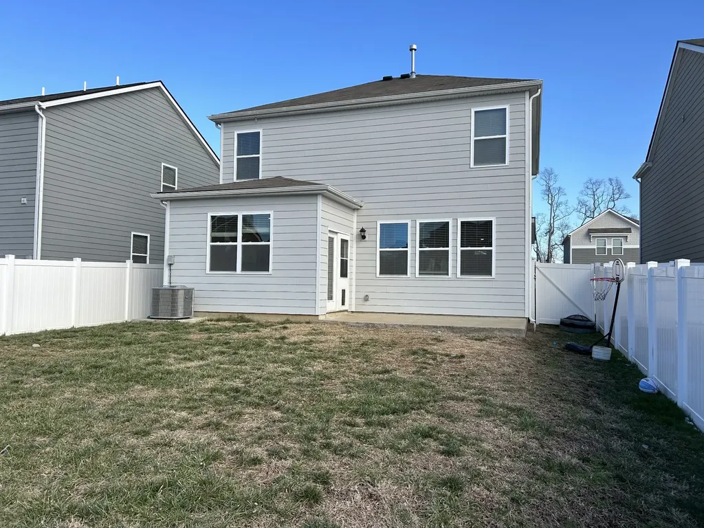 1064 Pepper Stone Drive Lebanon TN 37087