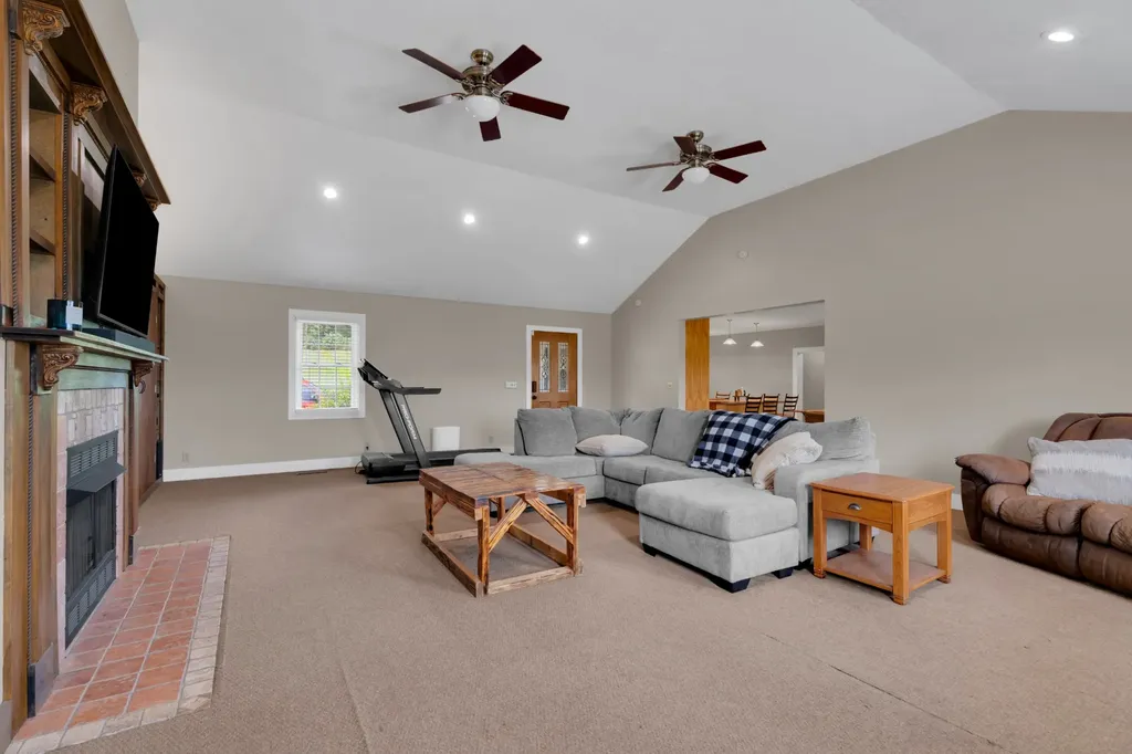 6933 Winchester Highway Winchester TN 37398
