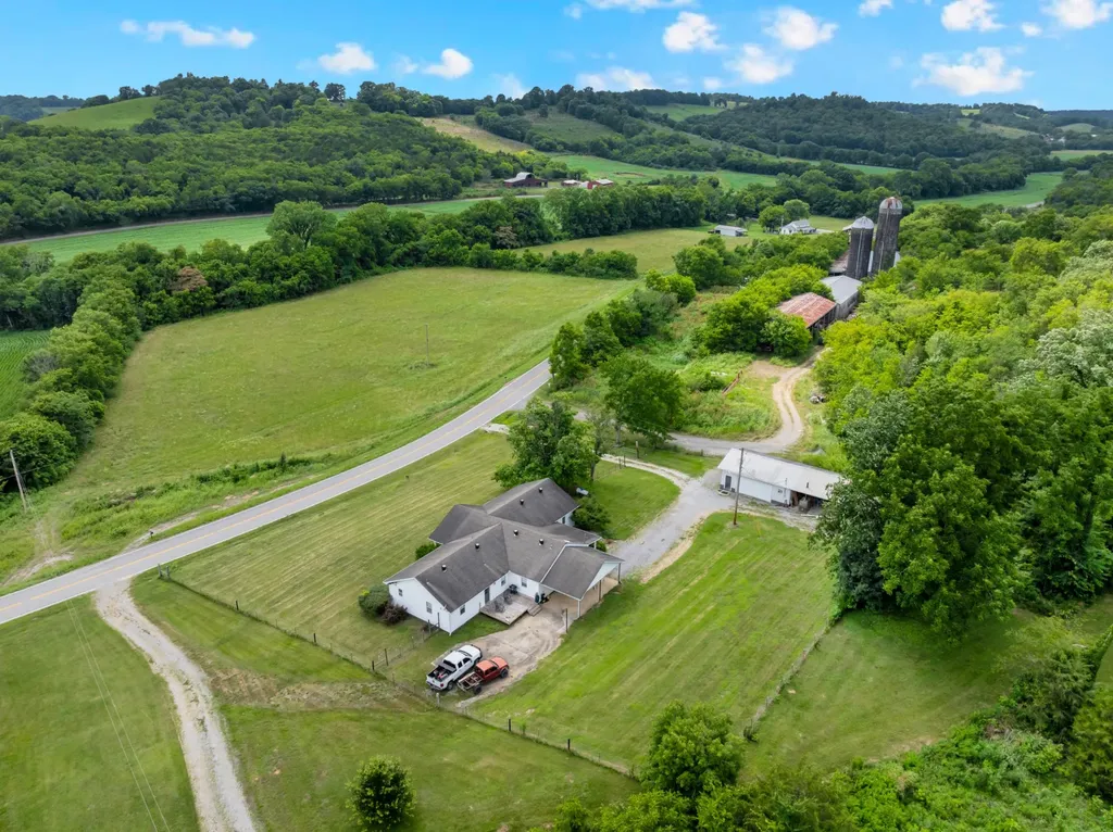 6933 Winchester Highway Winchester TN 37398