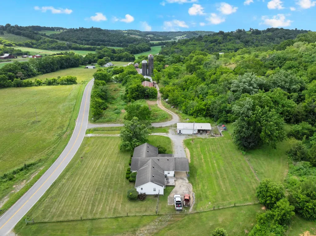 6933 Winchester Highway Winchester TN 37398