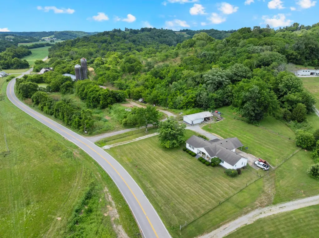 6933 Winchester Highway Winchester TN 37398
