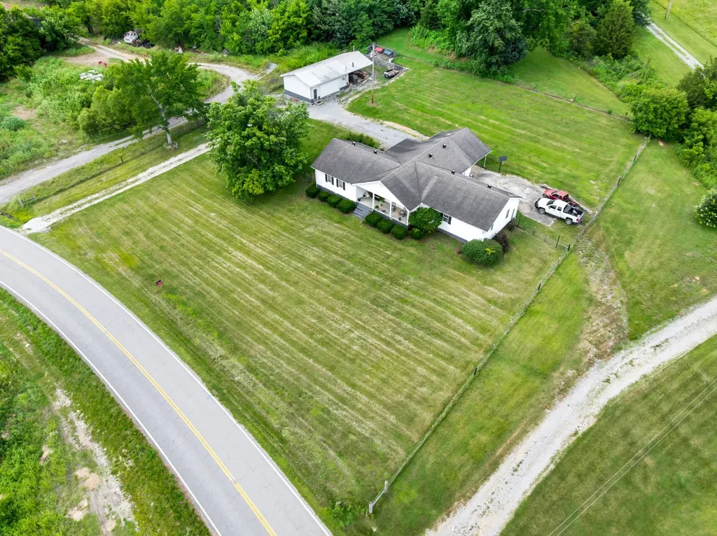 6933 Winchester Highway Winchester TN 37398