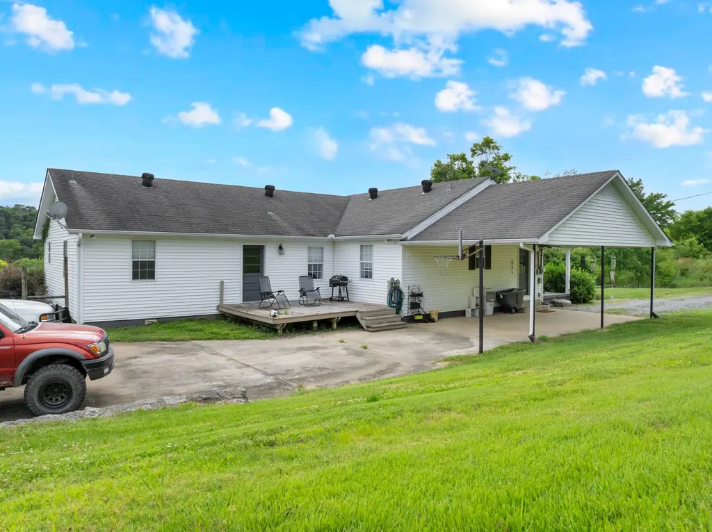 6933 Winchester Highway Winchester TN 37398