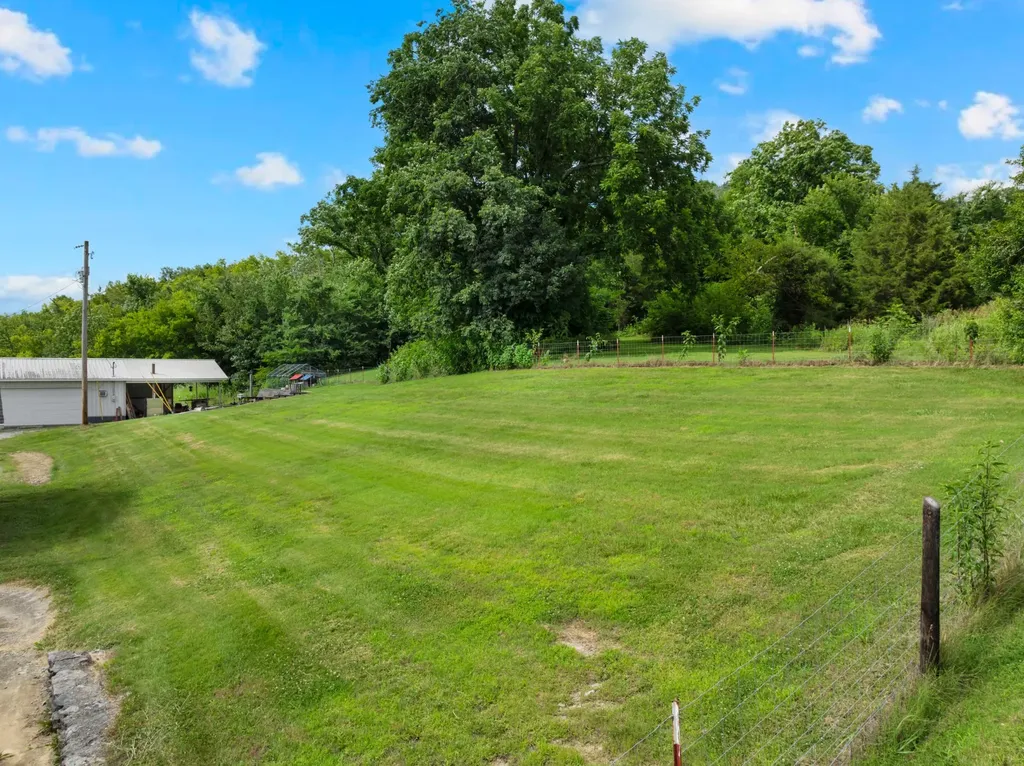 6933 Winchester Highway Winchester TN 37398