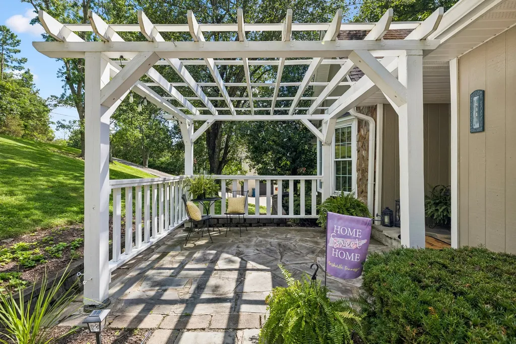 8346 Merrymount Drive Nashville TN 37221