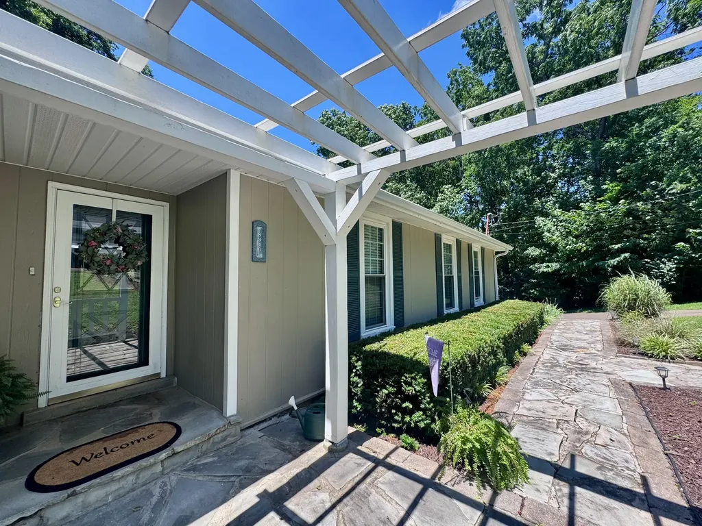 8346 Merrymount Drive Nashville TN 37221
