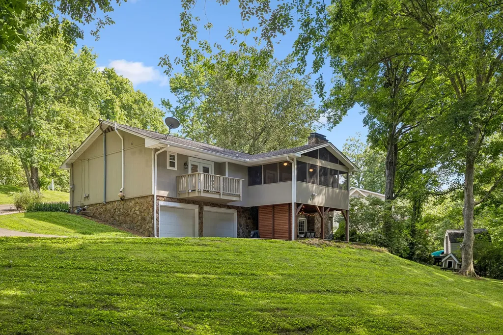 8346 Merrymount Drive Nashville TN 37221