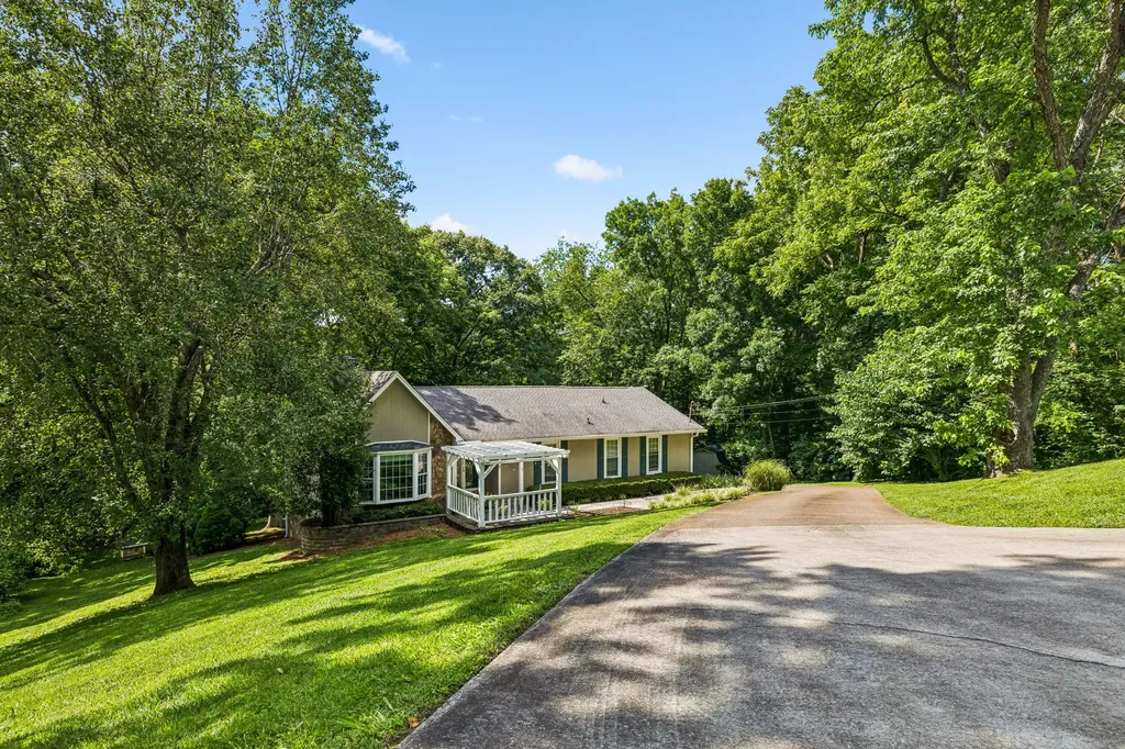 8346 Merrymount Drive Nashville TN 37221