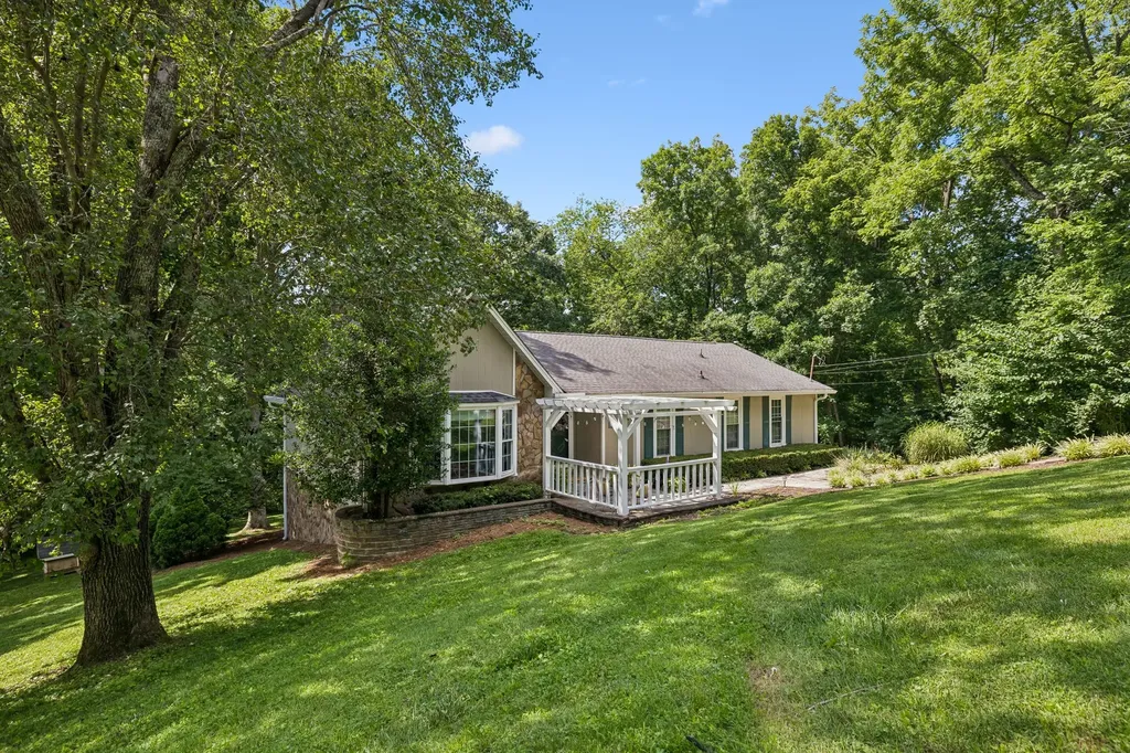 8346 Merrymount Drive Nashville TN 37221