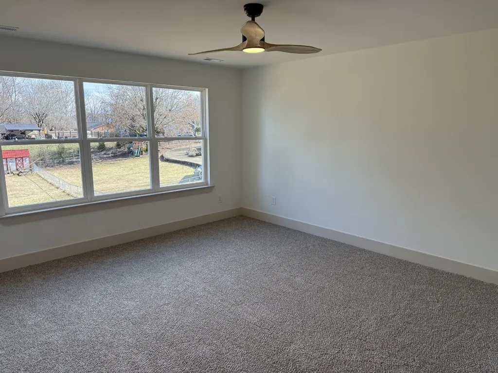208 Kennedy Drive White House TN 37188