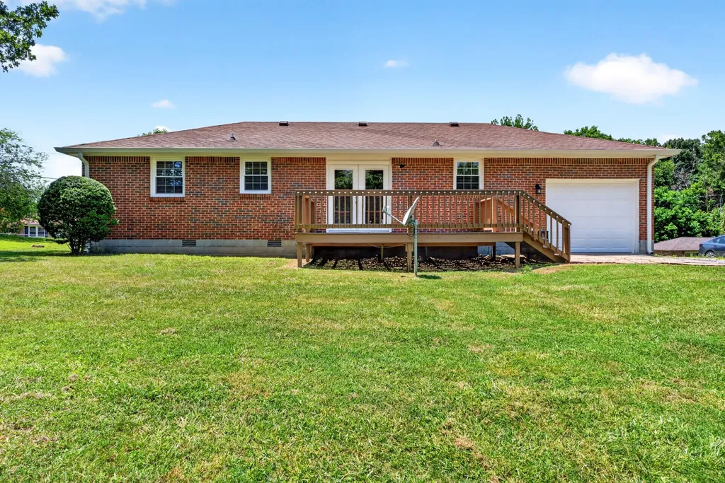 2710 Dove Court Clarksville TN 37040