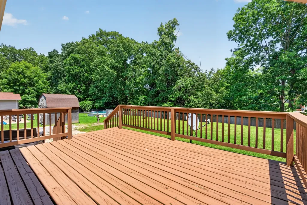 2710 Dove Court Clarksville TN 37040
