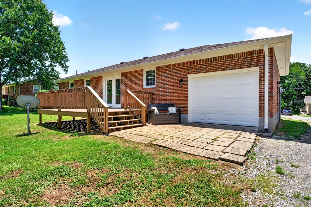 2710 Dove Court Clarksville TN 37040
