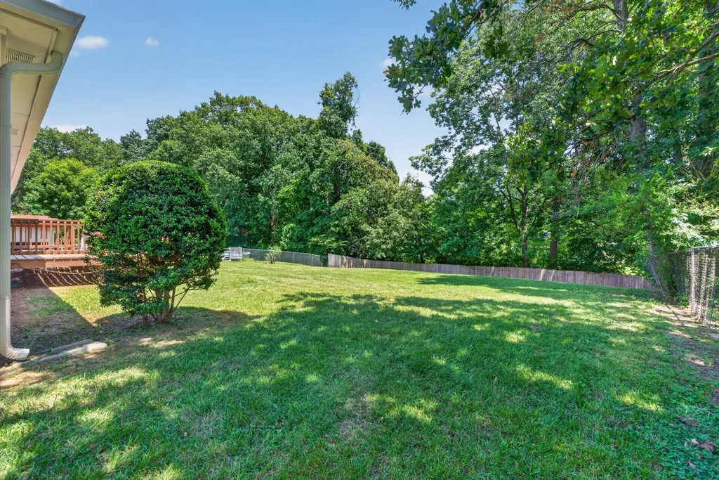 2710 Dove Court Clarksville TN 37040