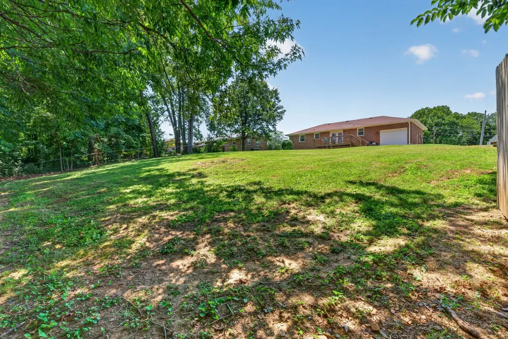 2710 Dove Court Clarksville TN 37040