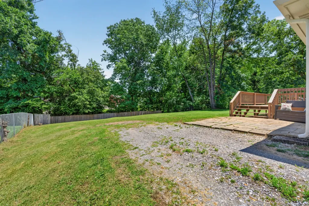2710 Dove Court Clarksville TN 37040