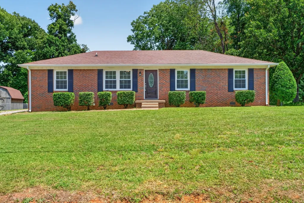 2710 Dove Court Clarksville TN 37040