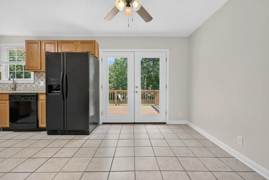 2710 Dove Court Clarksville TN 37040