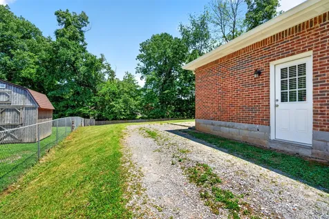 2710 Dove Court Clarksville TN 37040