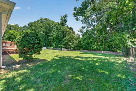 2710 Dove Court Clarksville TN 37040