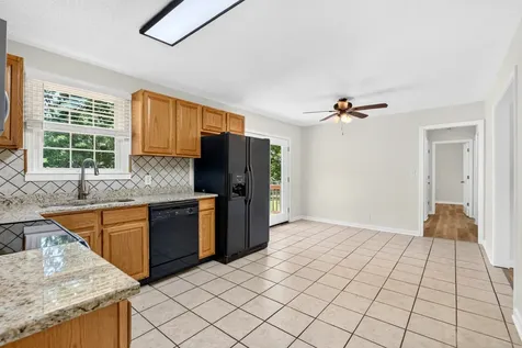 2710 Dove Court Clarksville TN 37040