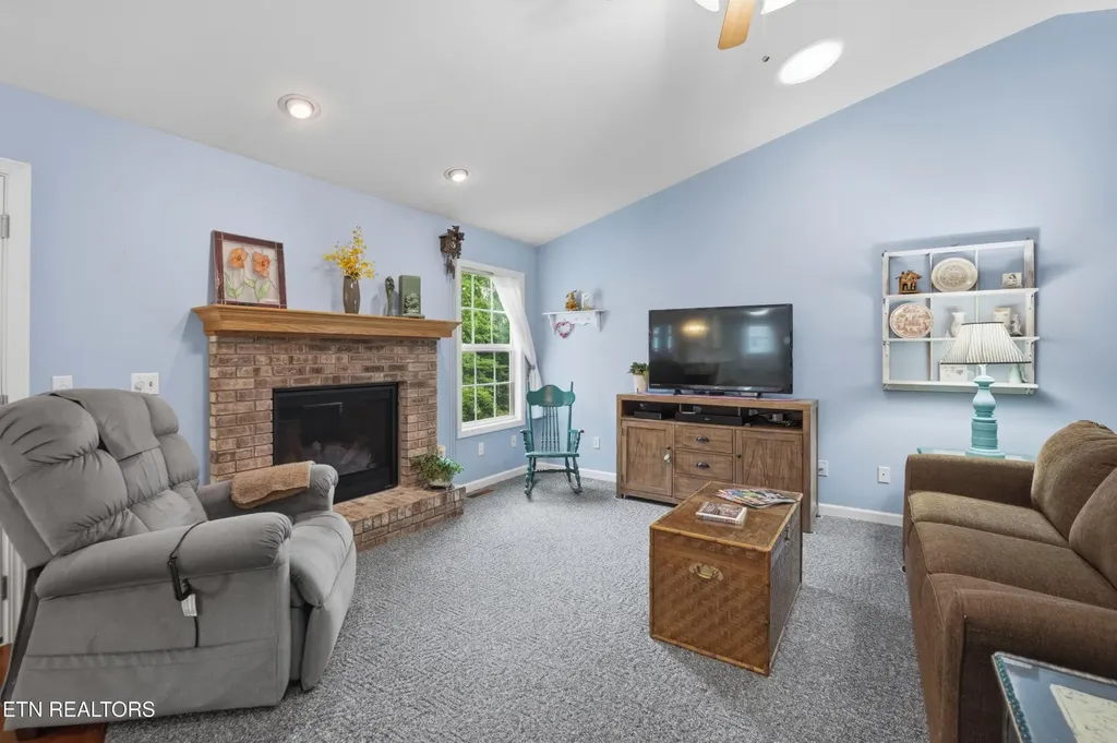 122 Wycliff Lane Crossville TN 38558