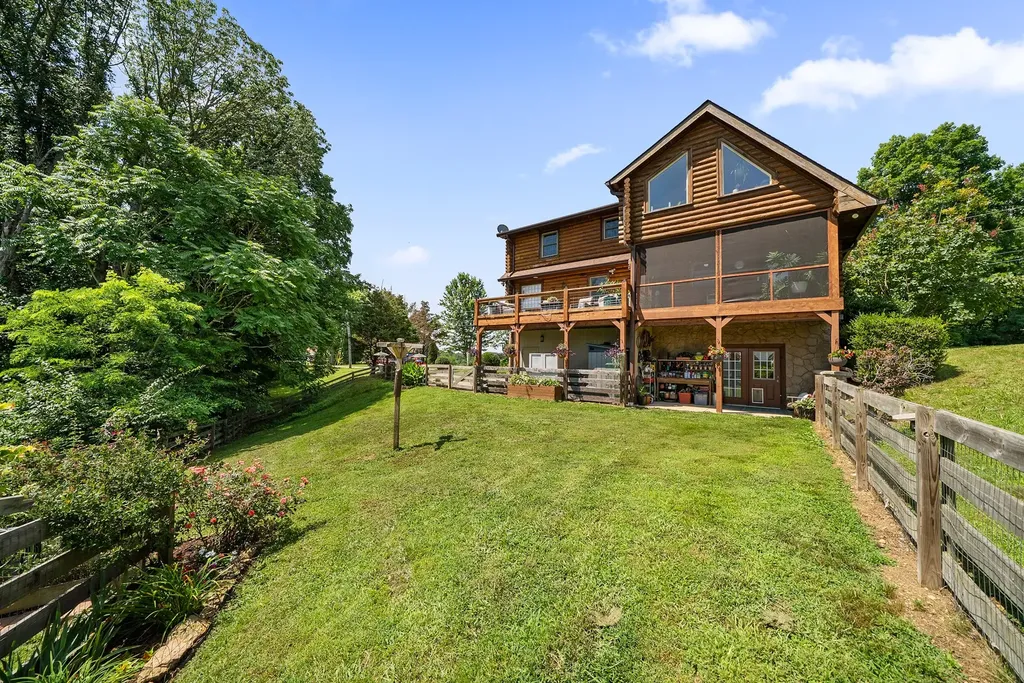 480 Seaton Drive Smithville TN 37166