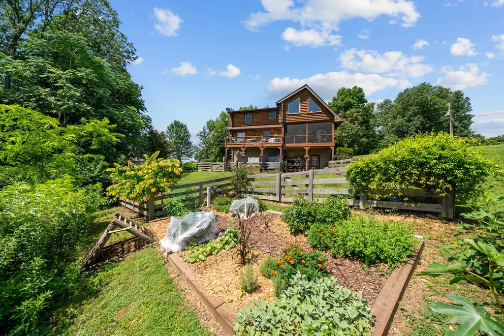 480 Seaton Drive Smithville TN 37166