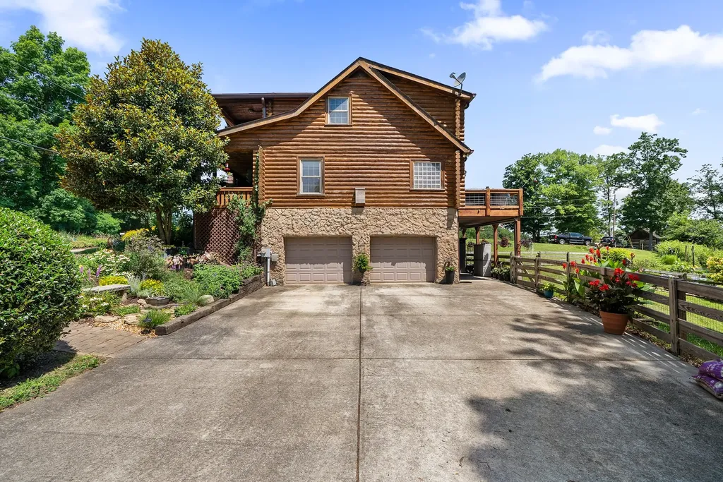 480 Seaton Drive Smithville TN 37166
